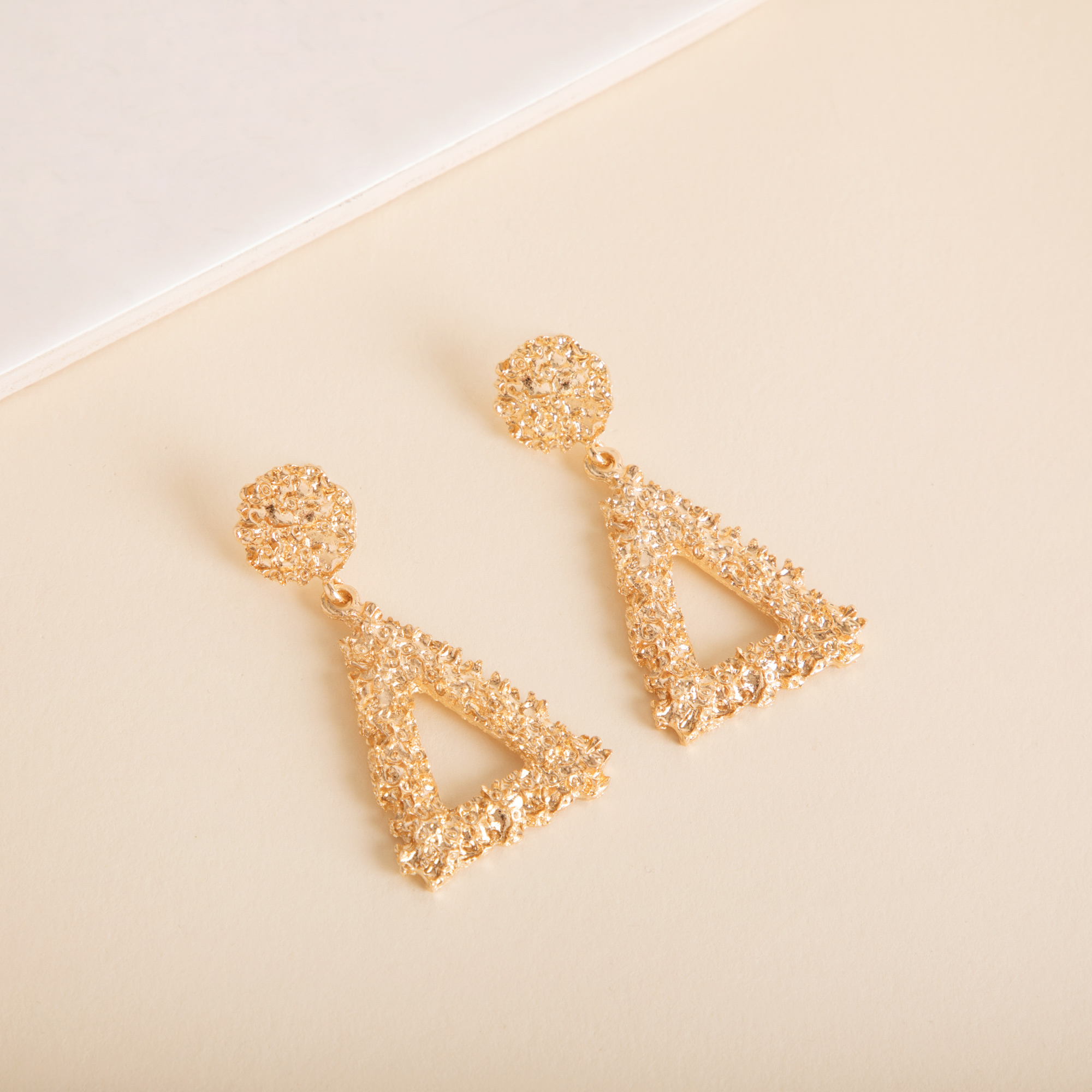 ACE10232-gold-C.jpg